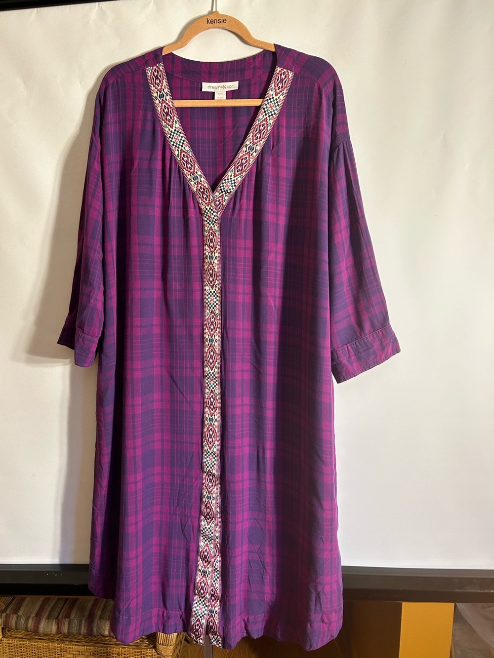 DREAMS & CO PURPLE PLAID LOUNGE DRESS/NIGHTGOWN EMBROIDERED PATTERN FRONT 18/20